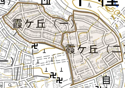霞ケ丘とその周辺の地図。町の範囲を重ねている