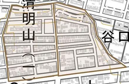 清明山とその周辺の地図。町の範囲を重ねている