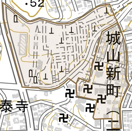 城山新町とその周辺の地図。町の範囲を重ねている