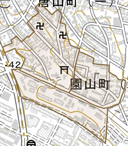 園山町とその周辺の地図。町の範囲を重ねている