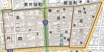 泉とその周辺の地図。町の範囲を重ねている
