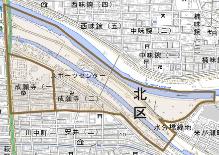 成願寺とその周辺の地図。町の範囲を重ねている