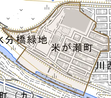 米が瀬町とその周辺の地図。町の範囲を重ねている