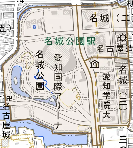 名城とその周辺の地図。町の範囲を重ねている