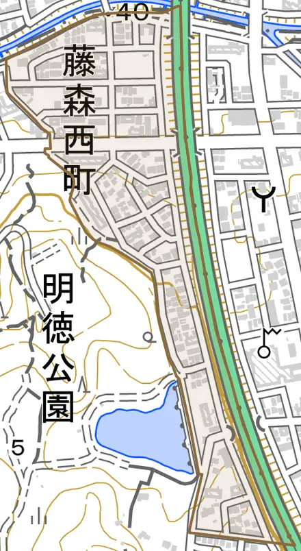 藤森西町とその周辺の地図。町の範囲を重ねている