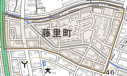 藤里町とその周辺の地図。町の範囲を重ねている