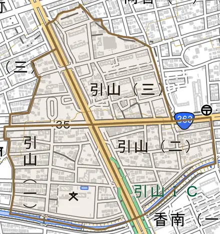 引山とその周辺の地図。町の範囲を重ねている