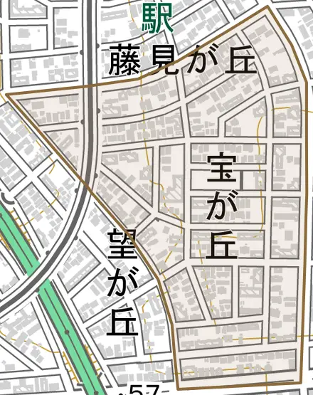 宝が丘とその周辺の地図。町の範囲を重ねている