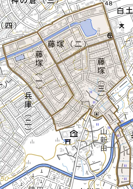 藤塚とその周辺の地図。町の範囲を重ねている