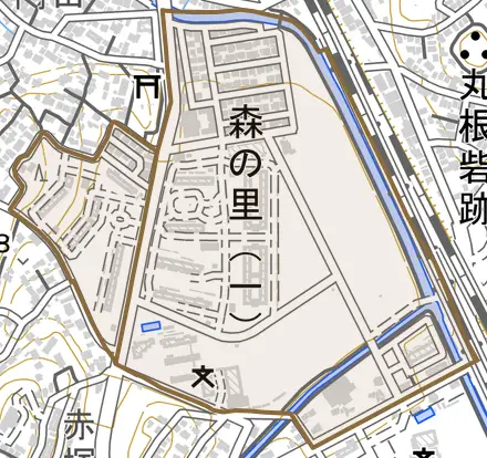 森の里とその周辺の地図。町の範囲を重ねている