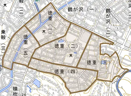 徳重とその周辺の地図。町の範囲を重ねている