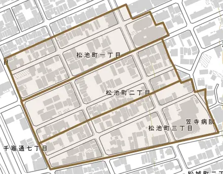 松池町とその周辺の地図。町の範囲を重ねている