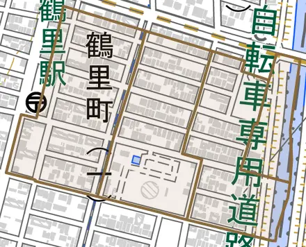 鶴里町とその周辺の地図。町の範囲を重ねている