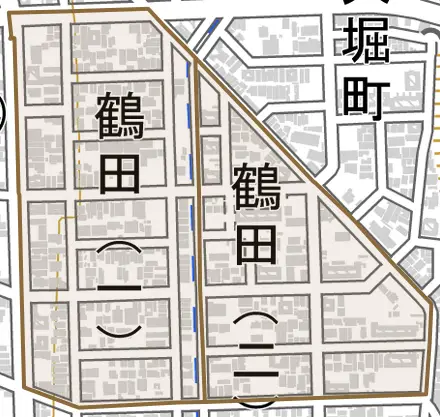 鶴田とその周辺の地図。町の範囲を重ねている