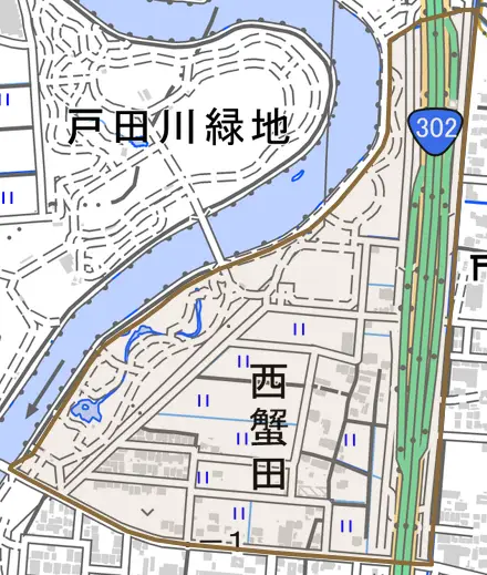西蟹田とその周辺の地図。町の範囲を重ねている