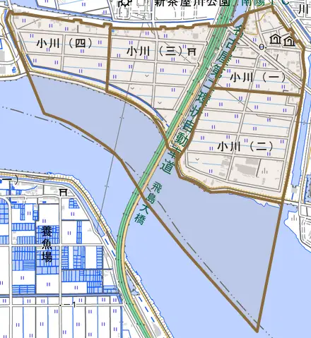 小川とその周辺の地図。町の範囲を重ねている