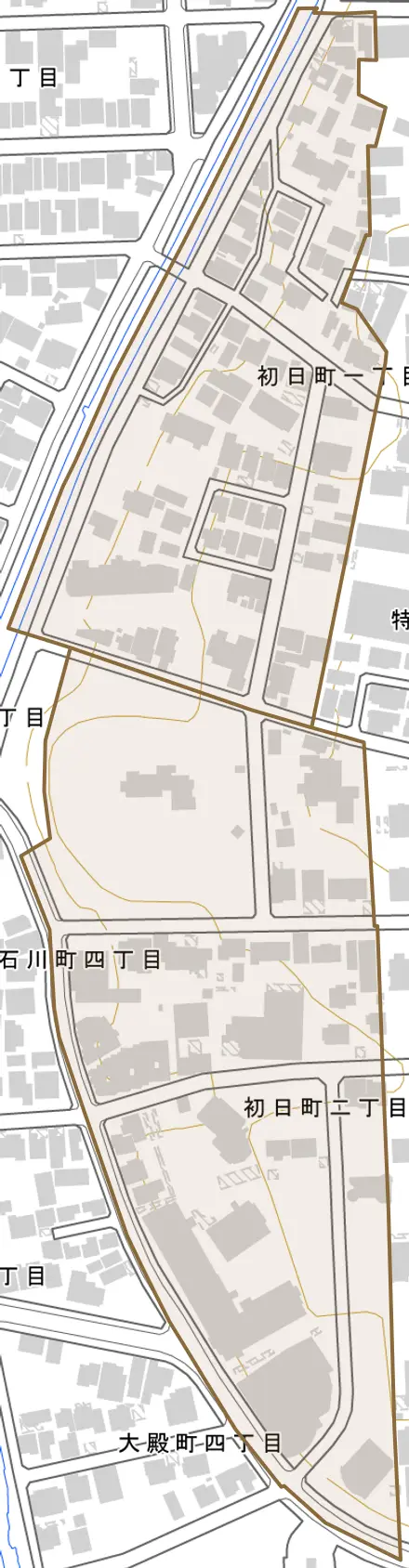 初日町とその周辺の地図。町の範囲を重ねている