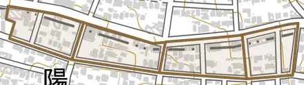 上山町とその周辺の地図。町の範囲を重ねている