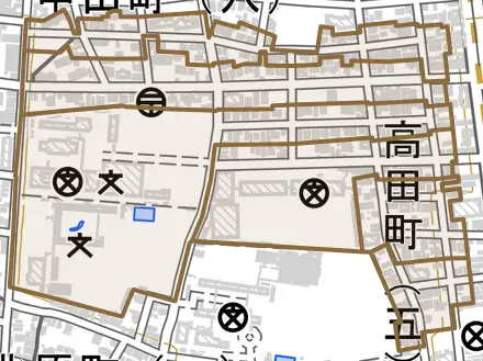高田町とその周辺の地図。町の範囲を重ねている