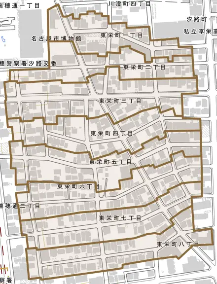 東栄町とその周辺の地図。町の範囲を重ねている