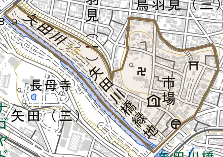 市場とその周辺の地図。町の範囲を重ねている