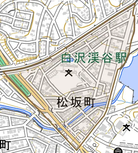 松坂町とその周辺の地図。町の範囲を重ねている