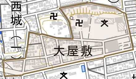 大屋敷とその周辺の地図。町の範囲を重ねている