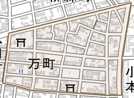 万町とその周辺の地図。町の範囲を重ねている