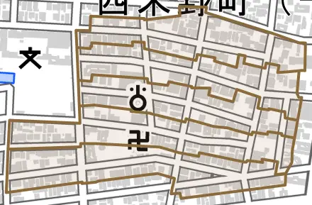 二ツ橋町とその周辺の地図。町の範囲を重ねている