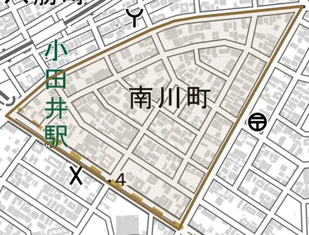 南川町とその周辺の地図。町の範囲を重ねている