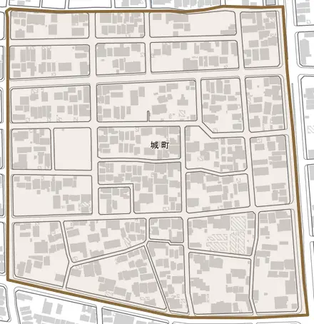 城町とその周辺の地図。町の範囲を重ねている