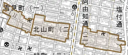 北山町とその周辺の地図。町の範囲を重ねている