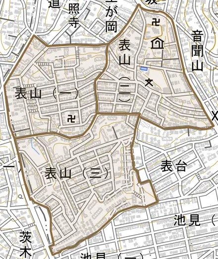 表山とその周辺の地図。町の範囲を重ねている