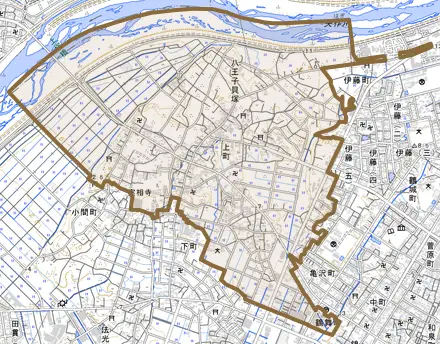 上町とその周辺の地図。町の範囲を重ねている