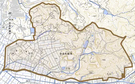 吉良町駮馬とその周辺の地図。町の範囲を重ねている