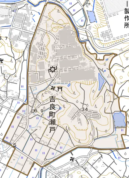 吉良町瀬戸とその周辺の地図。町の範囲を重ねている