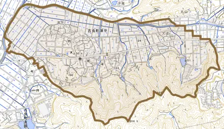 吉良町津平とその周辺の地図。町の範囲を重ねている