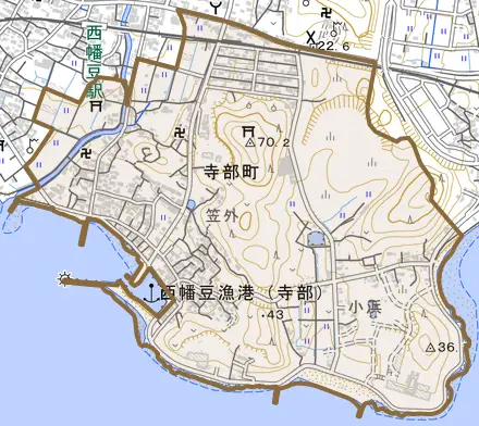 寺部町とその周辺の地図。町の範囲を重ねている