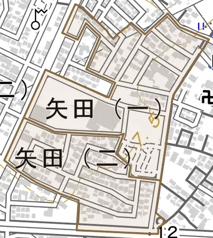 矢田とその周辺の地図。町の範囲を重ねている