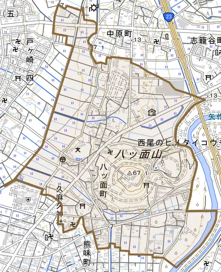 八ツ面町とその周辺の地図。町の範囲を重ねている