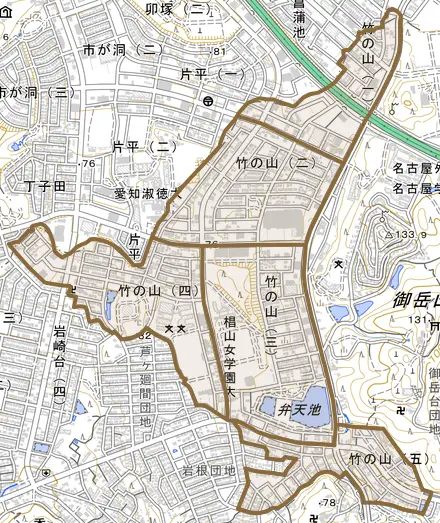 竹の山とその周辺の地図。町の範囲を重ねている