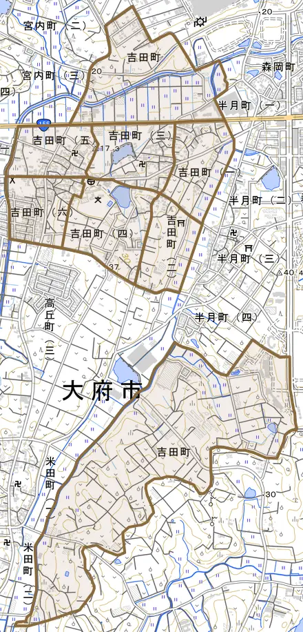 吉田町とその周辺の地図。町の範囲を重ねている