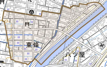 大字東條とその周辺の地図。町の範囲を重ねている