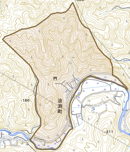 淡渕町とその周辺の地図。町の範囲を重ねている