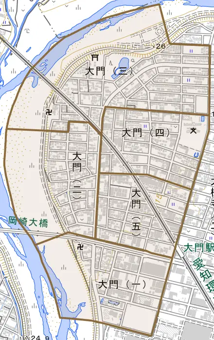大門とその周辺の地図。町の範囲を重ねている