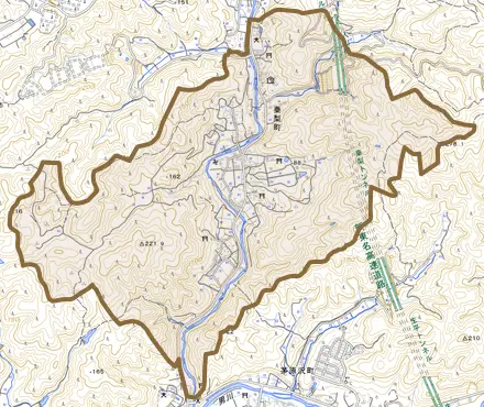 秦梨町とその周辺の地図。町の範囲を重ねている