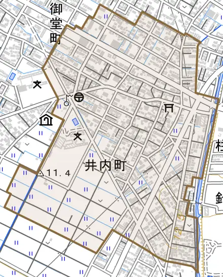 井内町とその周辺の地図。町の範囲を重ねている