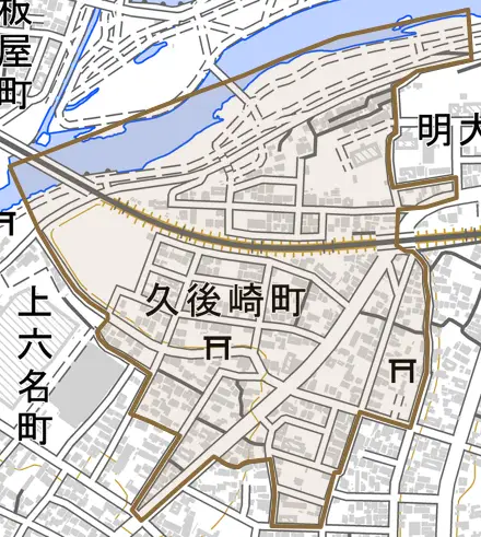 久後崎町とその周辺の地図。町の範囲を重ねている