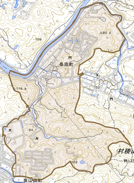 桑原町とその周辺の地図。町の範囲を重ねている