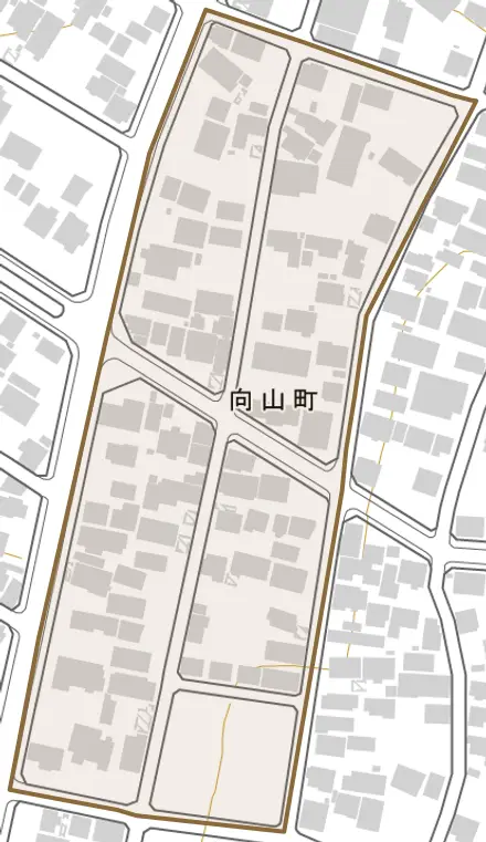 向山町とその周辺の地図。町の範囲を重ねている